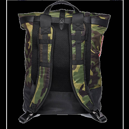 Decathlon Herren BLACK -PINO- MIL GREEN- OIL GR Rucksack in Camouflage-Optik mit Patch neu Decathlon Herren BLACK -PINO- MIL GREEN- OIL GR Rucksack in Camouflage-Optik mit Patch neu